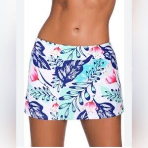 NWOT REKITA FLORAL SWIM SKIRT …….652